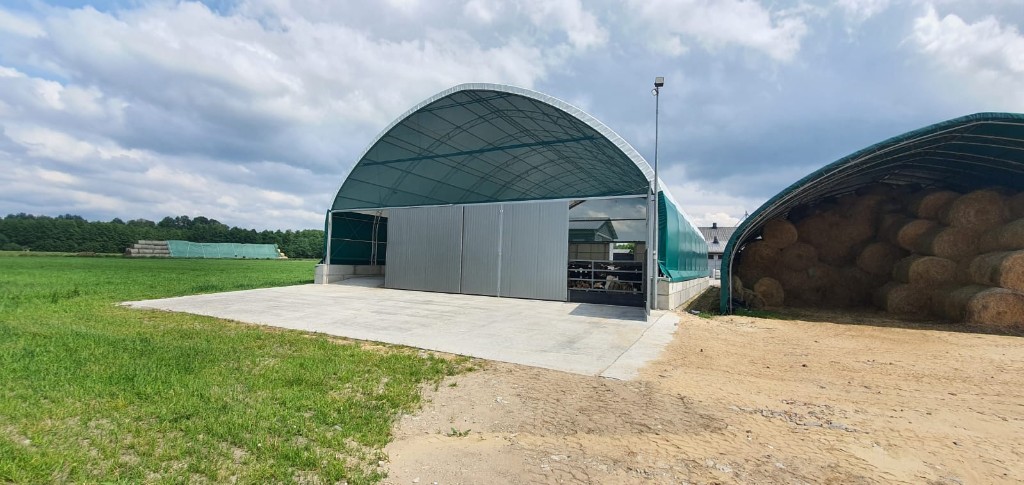 Hala HNB-15M – bramy przesuwne i podjazd betonowy